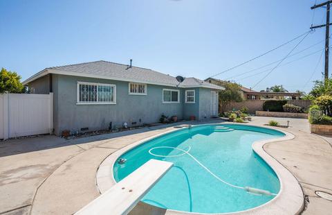 566 S Eucalyptus Ave, Rialto, CA 92376 photo 2