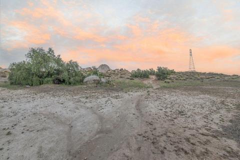 3996 Agate St, Riverside, CA 92509 photo 1