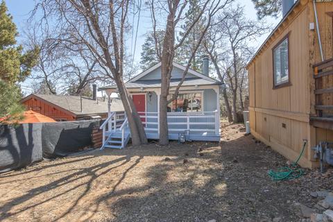 867 Maple Ln, Sugarloaf, CA 92386 photo 5