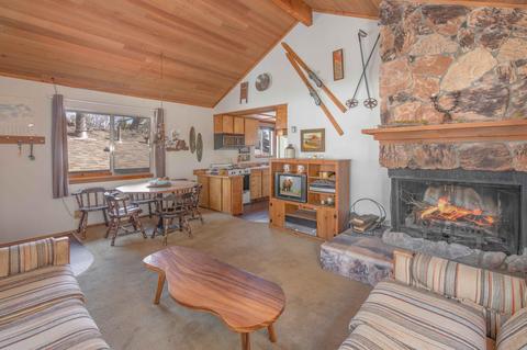 867 Maple Ln, Sugarloaf, CA 92386 photo 9