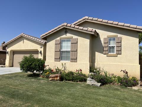 37813 Avon St, Indio, CA 92203 photo 2