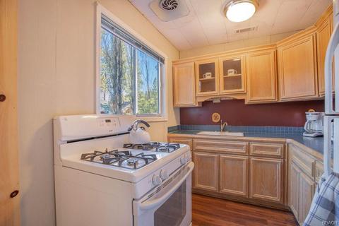 39159 Sioux Dr, Fawnskin, CA 92333 photo 16