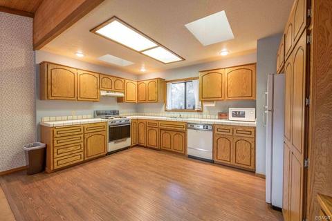 39050 Bayview Ln, Big Bear Lake, CA 92315 photo 12