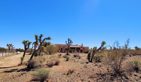 4928 Canton St, Yucca Valley, CA 92284 photo 4