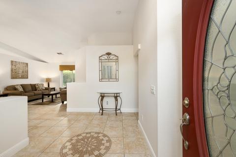 46 Sutton Pl E, Palm Desert, CA 92211 photo 2