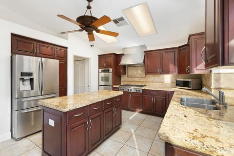46 Sutton Pl E, Palm Desert, CA 92211 photo 17