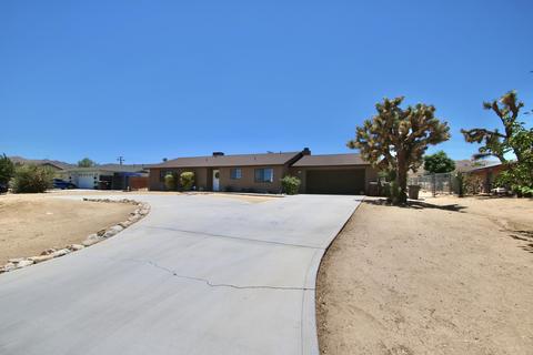 58015 Carlyle Dr, Yucca Valley, CA 92284 photo 1