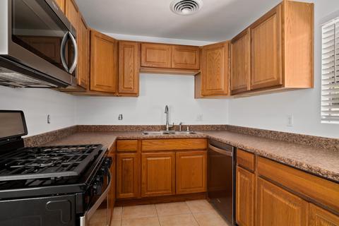 951 Martin Pl, Brawley, CA 92227 photo 9