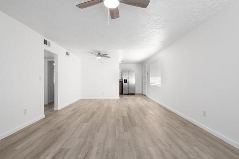 951 Martin Pl, Brawley, CA 92227 photo 5