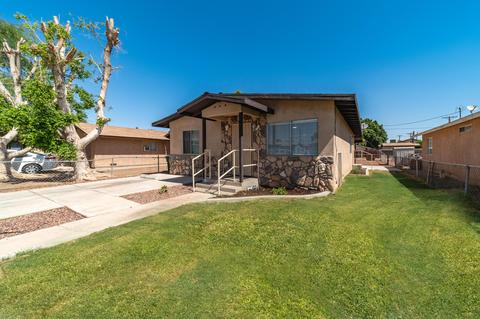 951 Martin Pl, Brawley, CA 92227 photo 3