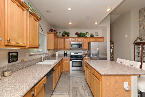 1625 Malabar Way, Big Bear City, CA 92314 photo 11