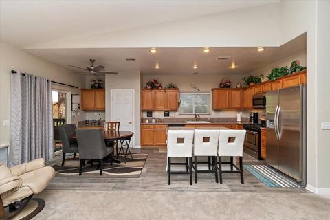 1625 Malabar Way, Big Bear City, CA 92314 photo 10