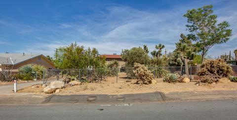 7475 Apache Trl, Yucca Valley, CA 92284 photo 2