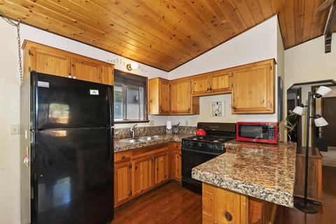 2059 1st Ln, Big Bear City, CA 92314 photo 6