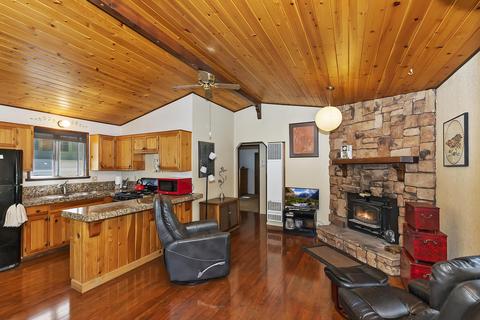 2059 1st Ln, Big Bear City, CA 92314 photo 3