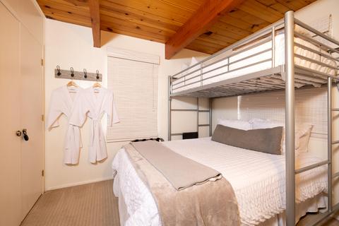 433 Dixie Ln, Big Bear Lake, CA 92315 photo 11