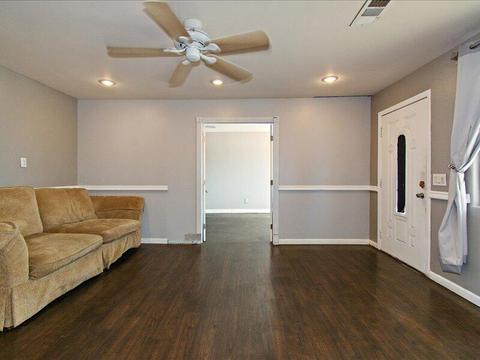 43765 Yucca St, Indio, CA 92201 photo 2