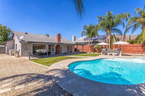 6985 Grove Ave, Highland, CA 92346 photo 1