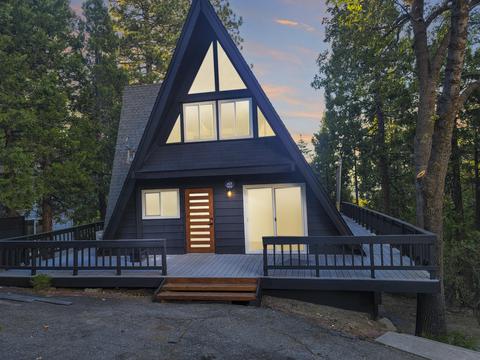 380 Emerald Dr, Lake Arrowhead, CA 92352 photo 1