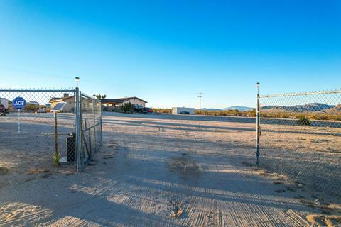 56050 Shannon Rd, Landers, CA 92285 photo 29