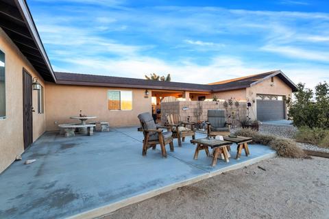 56050 Shannon Rd, Landers, CA 92285 photo 2