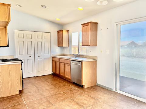 1238 Sargo Ave, Thermal, CA 92274 photo 3