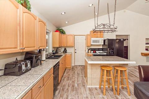 615 Thrush Dr, Big Bear Lake, CA 92315 photo 12