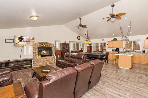 615 Thrush Dr, Big Bear Lake, CA 92315 photo 7