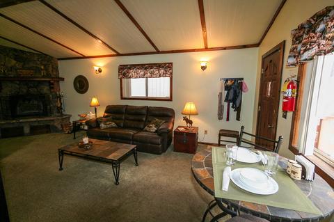 607 Spruce Ln, Sugarloaf, CA 92386 photo 3