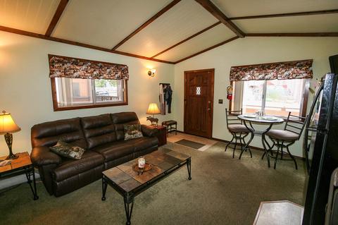 607 Spruce Ln, Sugarloaf, CA 92386 photo 4