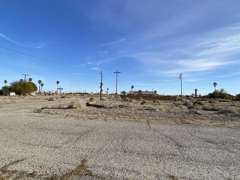 1375 Windward Ave, Thermal, CA 92274 photo 3