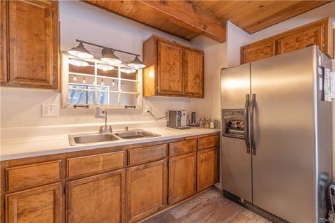 249 Highland Ave, Sugarloaf, CA 92386 photo 10