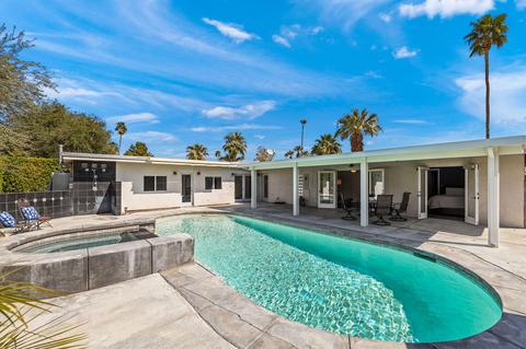 725 S Mountain View Dr, Palm Springs, CA 92264