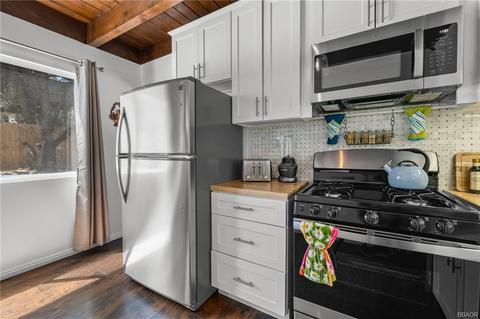 148 Victoria Ln, Sugarloaf, CA 92386 photo 7
