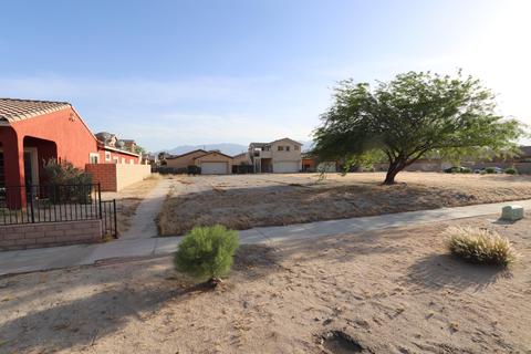 008 Rio Vista Dr, Cathedral City, CA 92234
