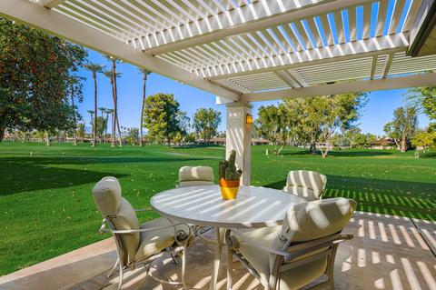 40 Columbia Dr, Rancho Mirage, CA 92270