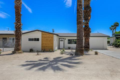 2112 Lawrence St, Palm Springs, CA 92264