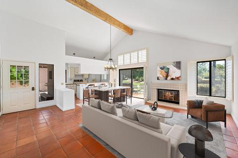8 Galicia Ct, Palm Desert, CA 92260