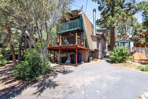 385 Curly Dr, Big Bear City, CA 92314