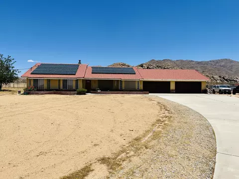 14223 Oden Dr, Apple Valley, CA 92307 photo 2