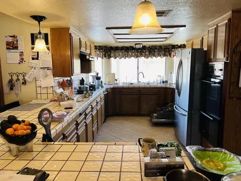 14223 Oden Dr, Apple Valley, CA 92307 photo 4