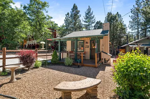 318 Los Angeles Ave, Big Bear City, CA 92314