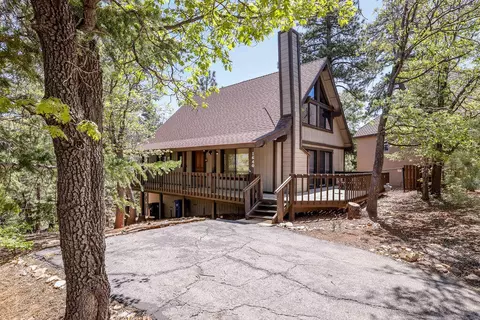1640 Cascade Rd, Big Bear Lake, CA 92315