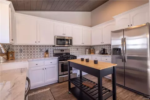 320 Edgemoor Rd, Big Bear Lake, CA 92315 photo 11