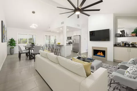 575 S Sunshine Dr, Palm Springs, CA 92264