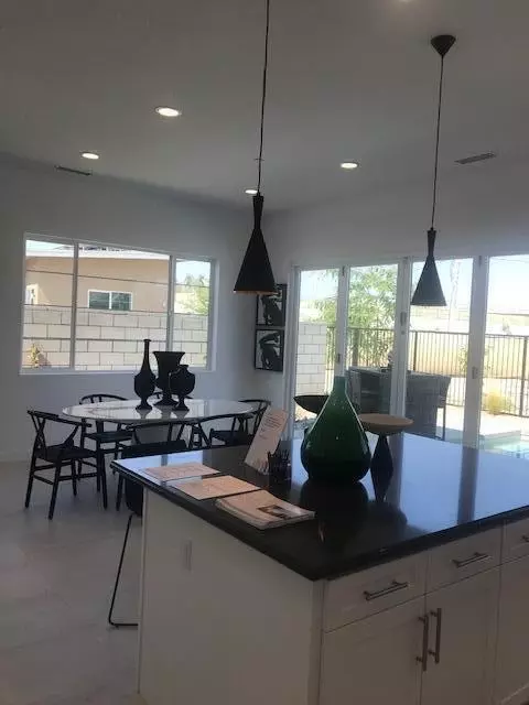 6555 Tesla Ln, Palm Springs, CA 92264