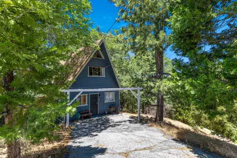 753 Arosa Dr, Crestline, CA 92325
