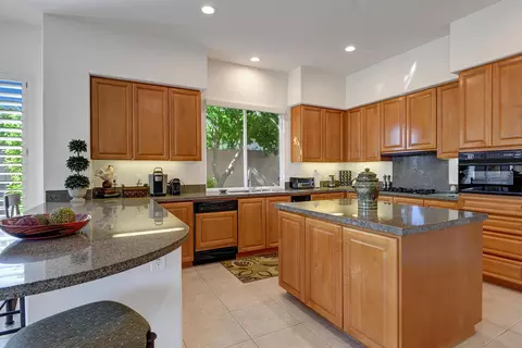 483 Tomahawk Dr, Palm Desert, CA 92211 photo 9