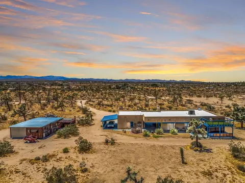 3733 Julcrest Rd, Yucca Valley, CA 92284 photo 2