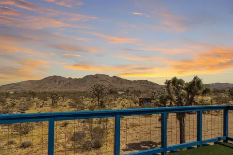 3733 Julcrest Rd, Yucca Valley, CA 92284 photo 3